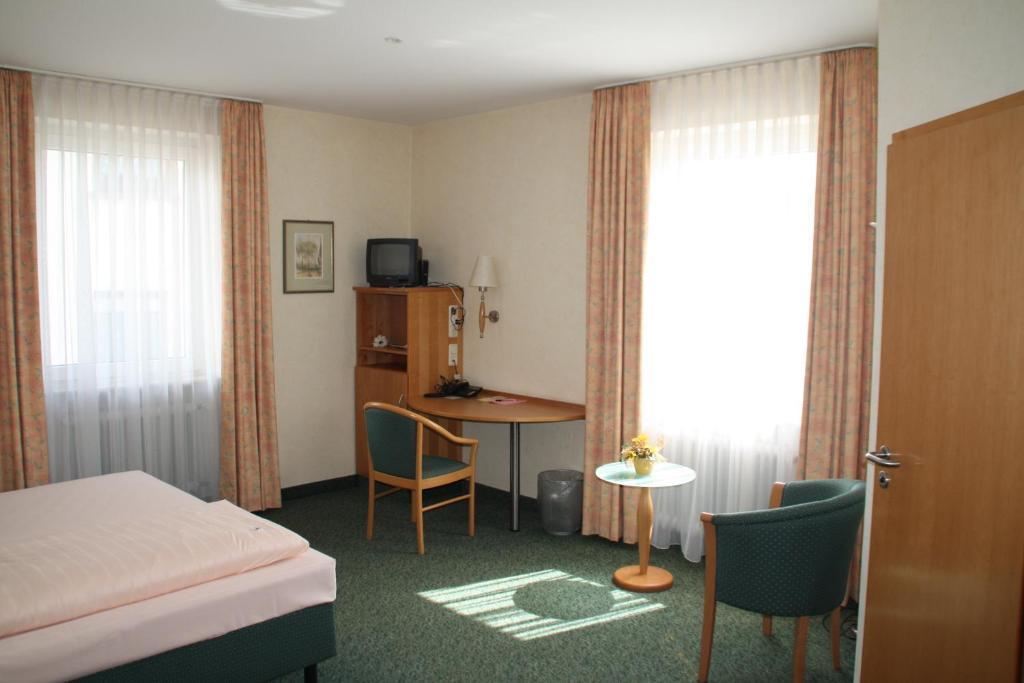 Domizil Alte Post Hotel Püttlingen Eksteriør billede