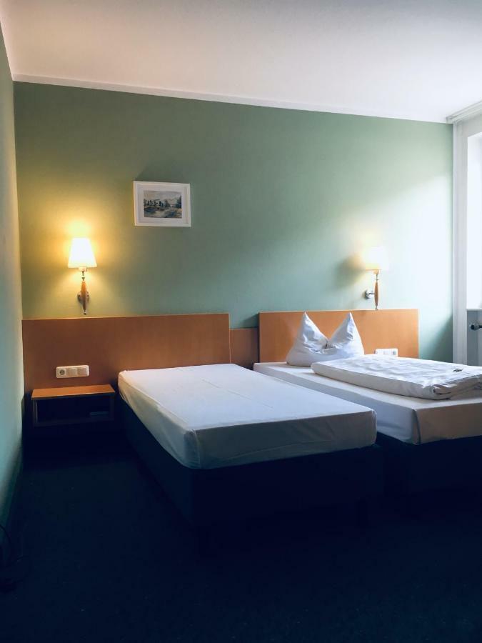 Domizil Alte Post Hotel Püttlingen Eksteriør billede
